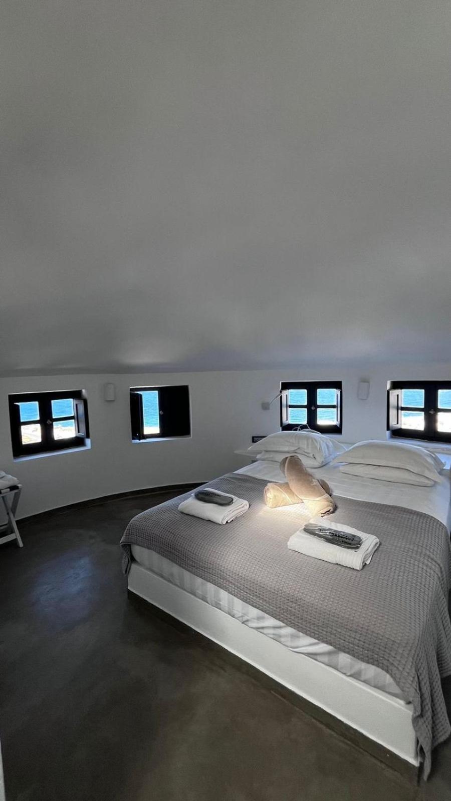 Topos Exclusive Santorini อิเมโรวิยอน ภายนอก รูปภาพ